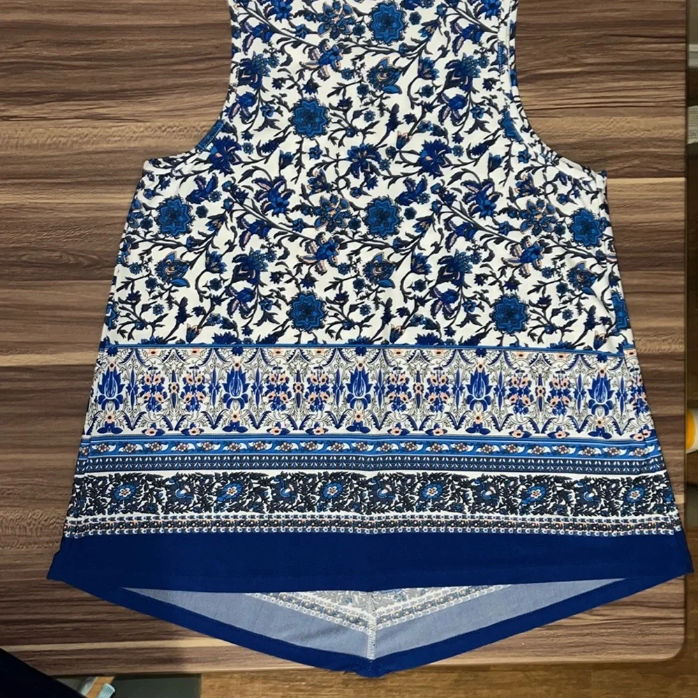 KNAPP STUDIO WHITE TANK WITH blue floral design - Picture 9 of 11